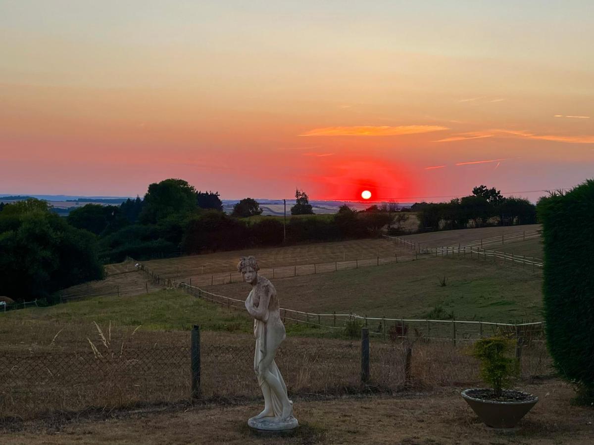 Byre - Farm Cottage On 9 Acre Equestrian Small Holding ソールズベリー エクステリア 写真